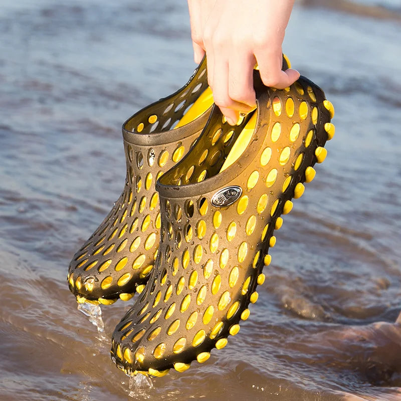 Chaussures d’Eau Unisexes en PVC – Légères, Antidérapantes et Idéales pour Plage et Jardin
