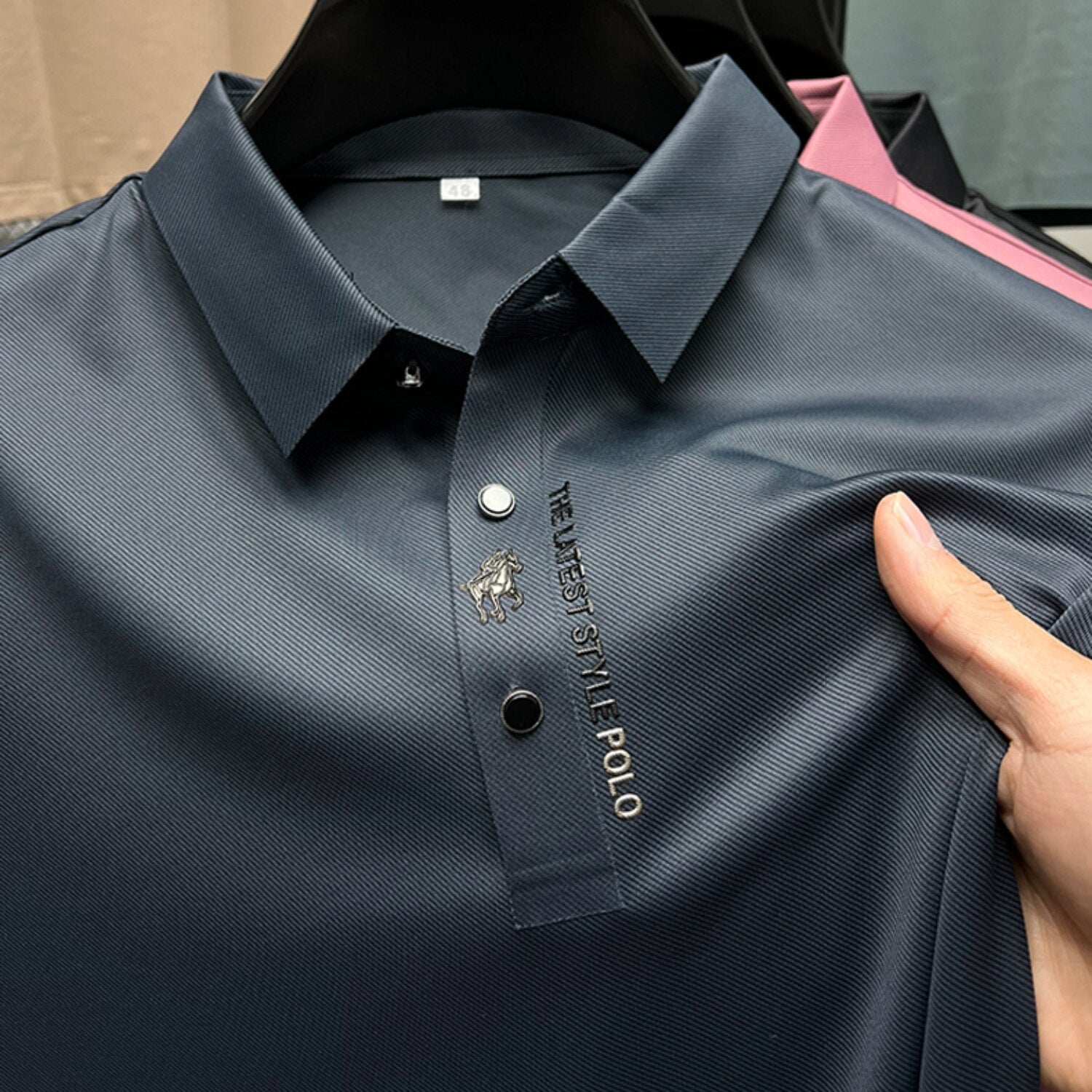 Polo pour homme élastique en soie glacée - Texture légère