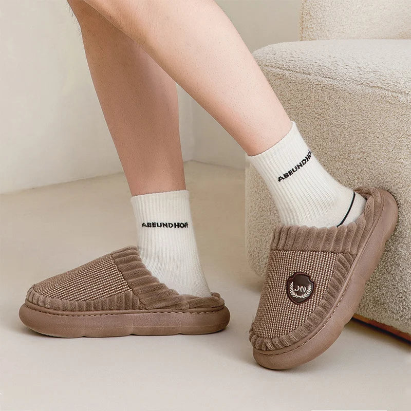 Chaussons d'intérieur souples et confortable pour Homme